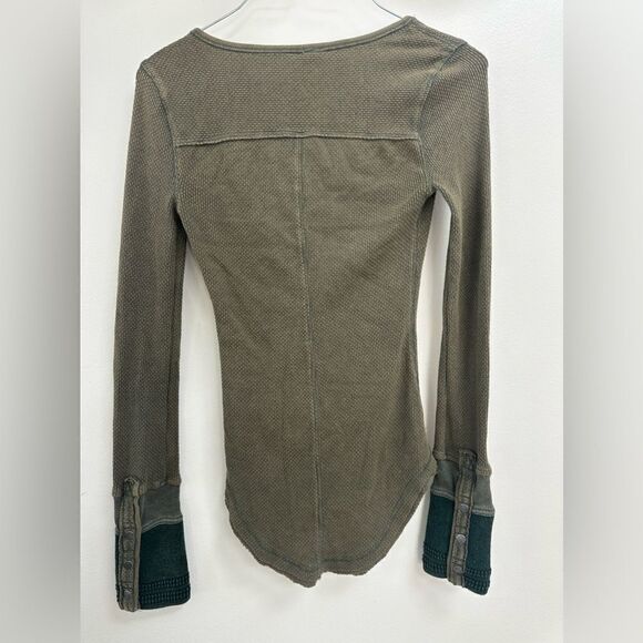 FREE PEOPLE SUNNIE VALLIE DISTRESSED GREEN THERMAL TOP XS - Picture 3 of 5